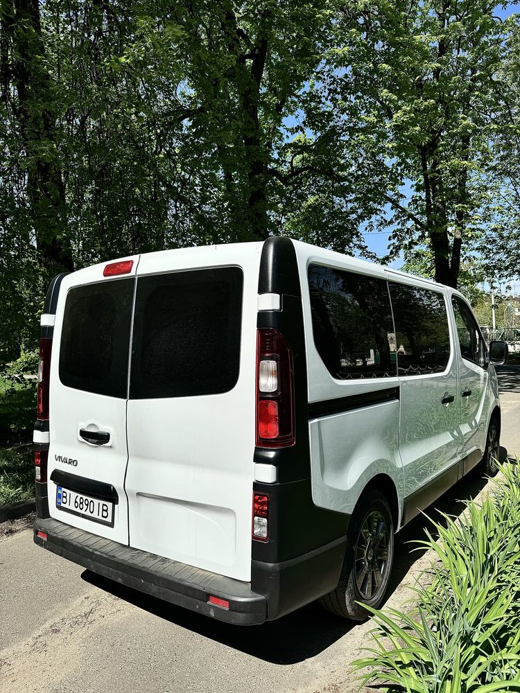 Продам Opel Vivaro 2015 пасажир