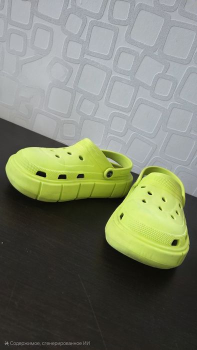 Крутые кроксы салатового цвета