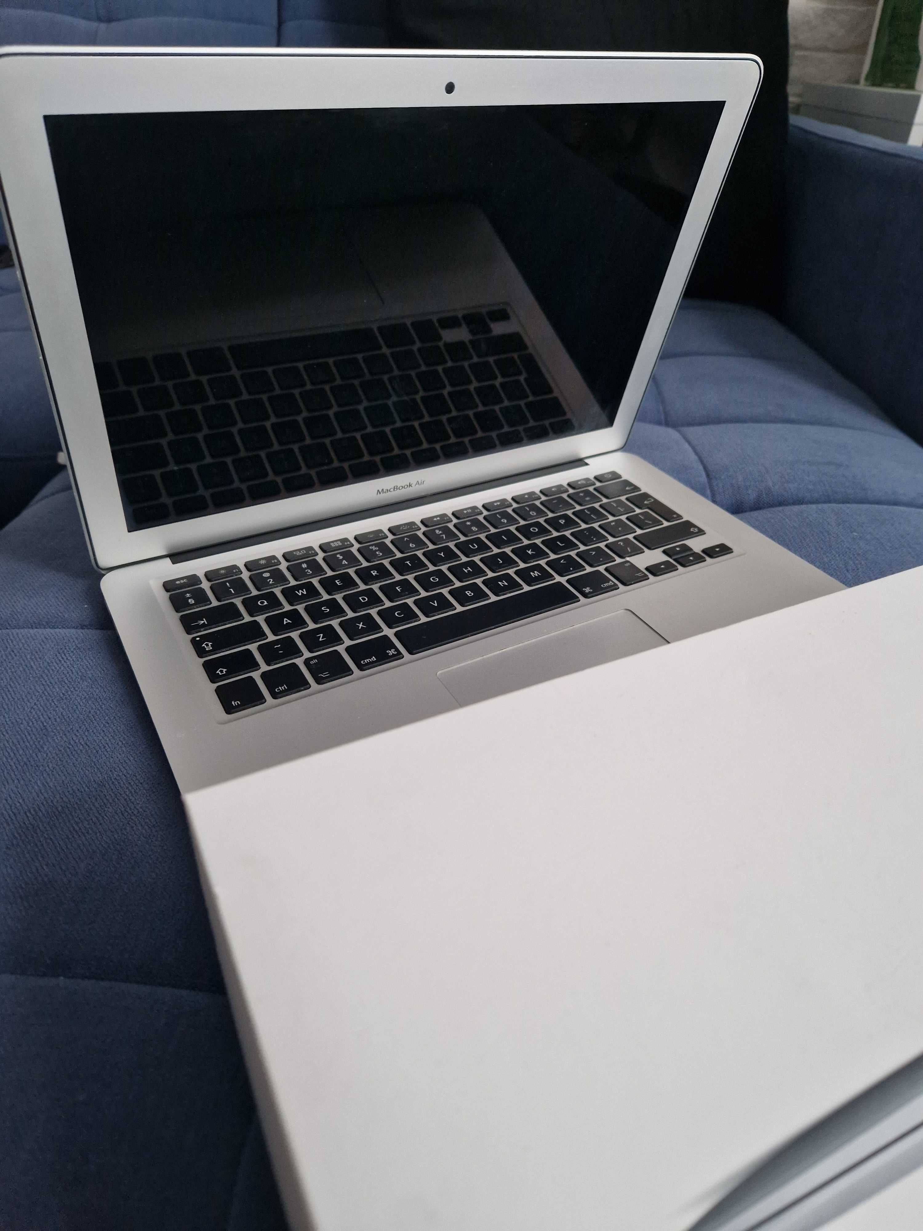 MacBook Air 13" Early 2015 i5 1.6 GHz 8GB