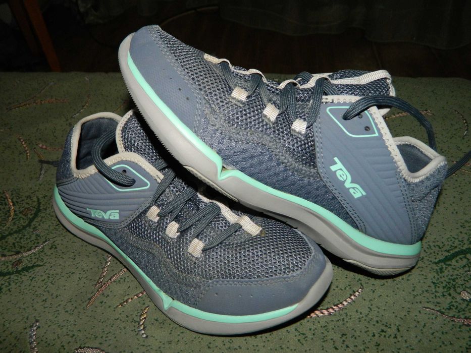 Кроссовки Teva (оригинал) фирменные размер-36 стелька- 23 см.