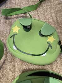 Saszetka nerka dla dziecka NOWA zielona żaba