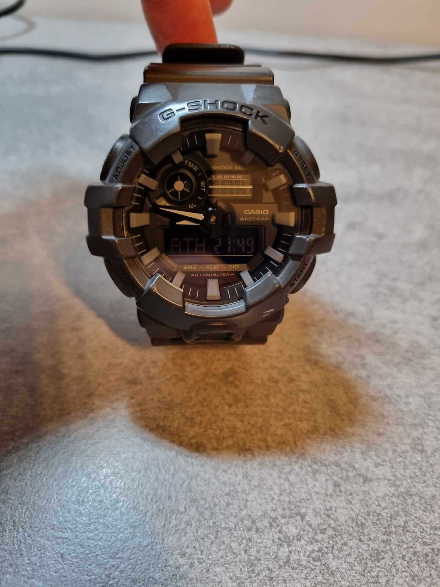 Zegarek męski Casio G-SHOCK GA-700UC-8AER