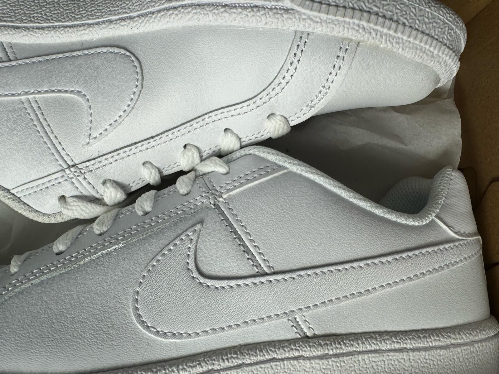 Nowe sneakersy damskie Nike Court Royale biale 37,5