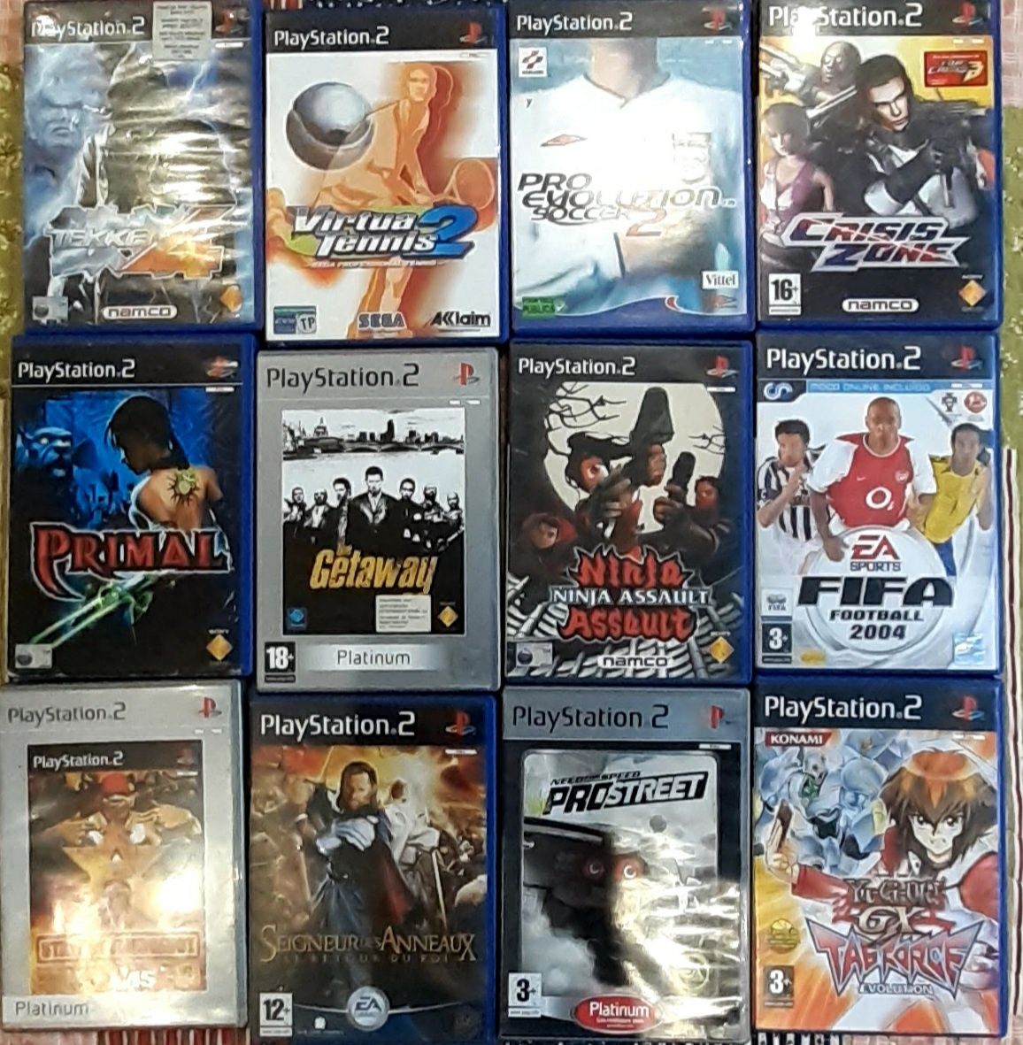 12 jogos ps2 em bom estado.