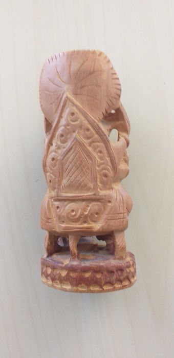 Ganesh drewniana figurka z Indii bożek szczęścia wykonany ręcznie.