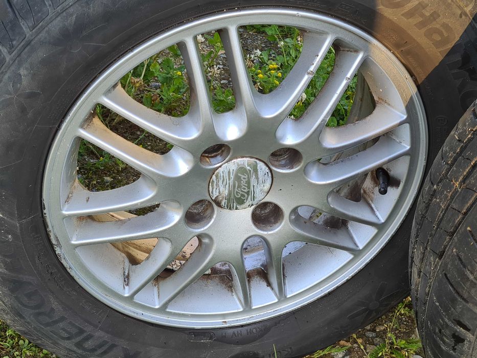 Felgi aluminiowe 15"'- Ford wraz z ..oponami Hankook