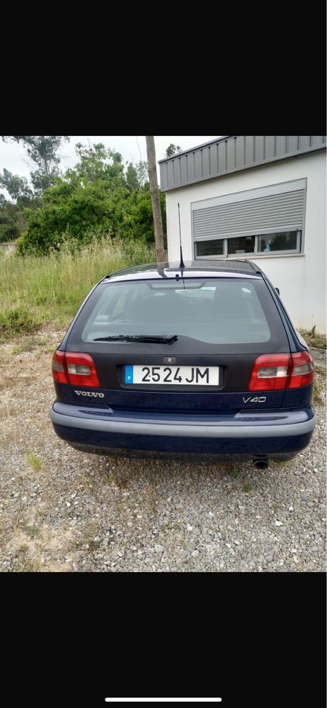 Carro Volvo v40