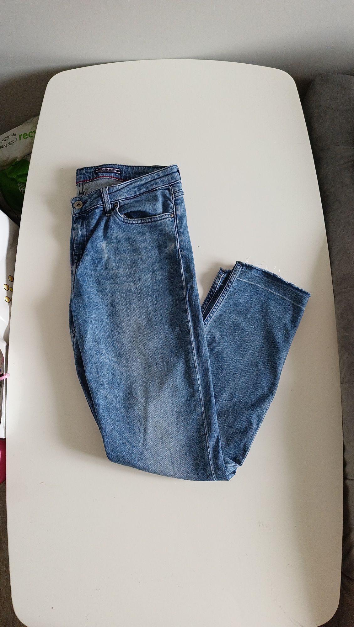 Spodnie jeansy Tommy Hilfiger damskie orginalne niebieskie