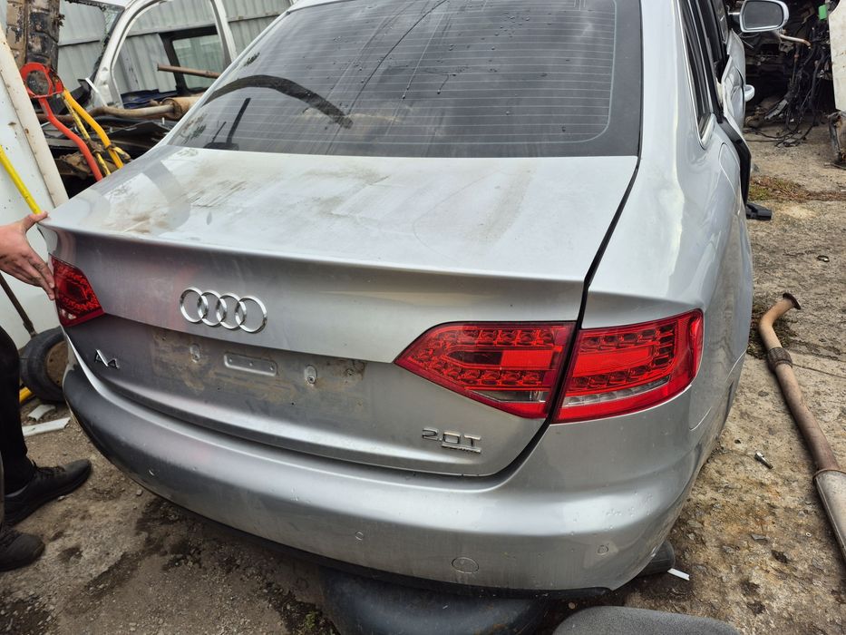 Продам по запчастям AUDI A4B8