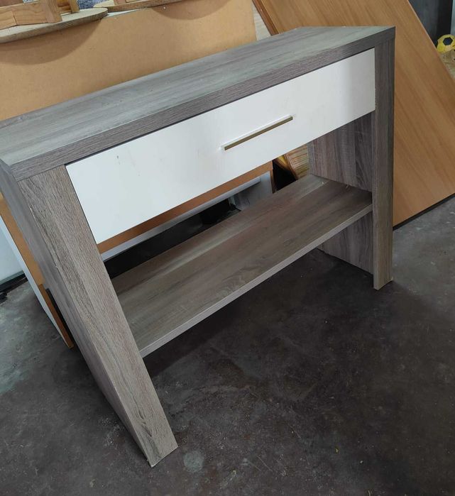 Consola Moderna – Design Minimalista e Funcional!