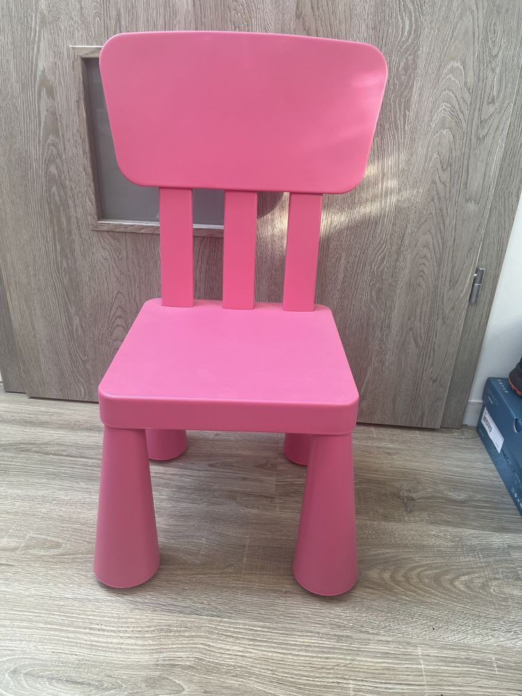 Ikea mammut krzeselko rozowe