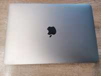 Sprzedam   MacBooka Pro w kolorze gwiezdnej szarości