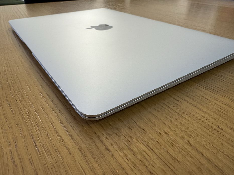 Macbook air m1 8/256. Дуже хороший стан!