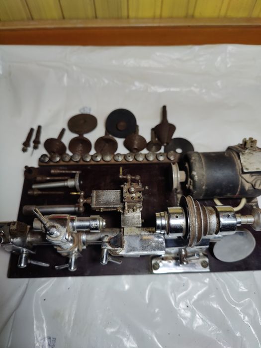 Микро-токарный станок в комплекте с цангами и зажимамии