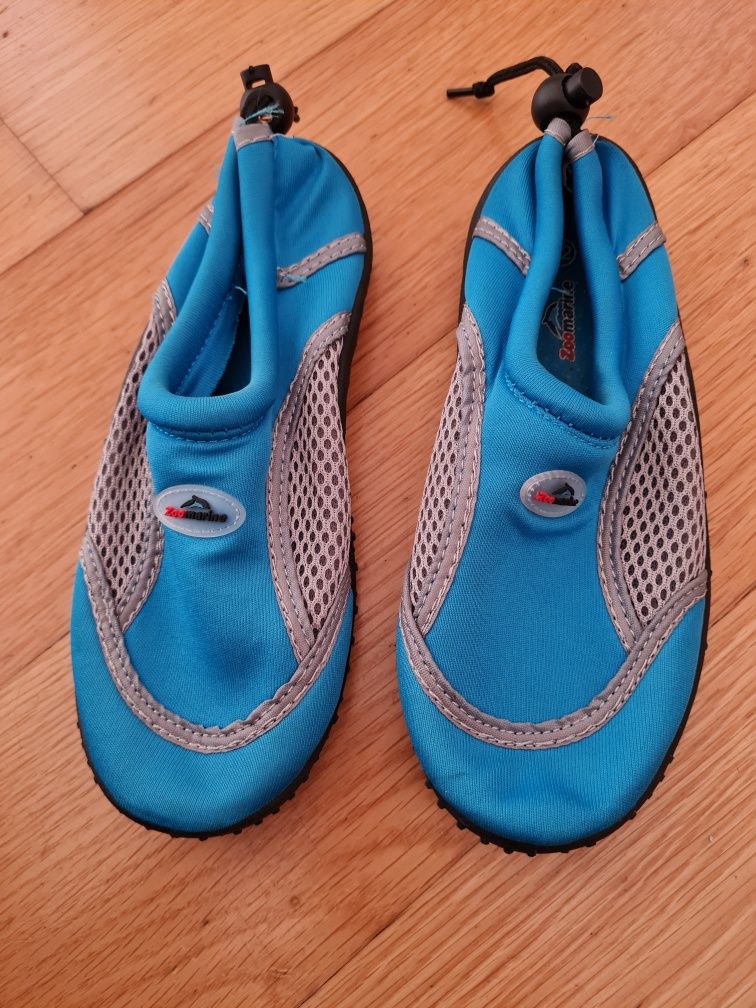 Sapatos para andar piscina ou praia