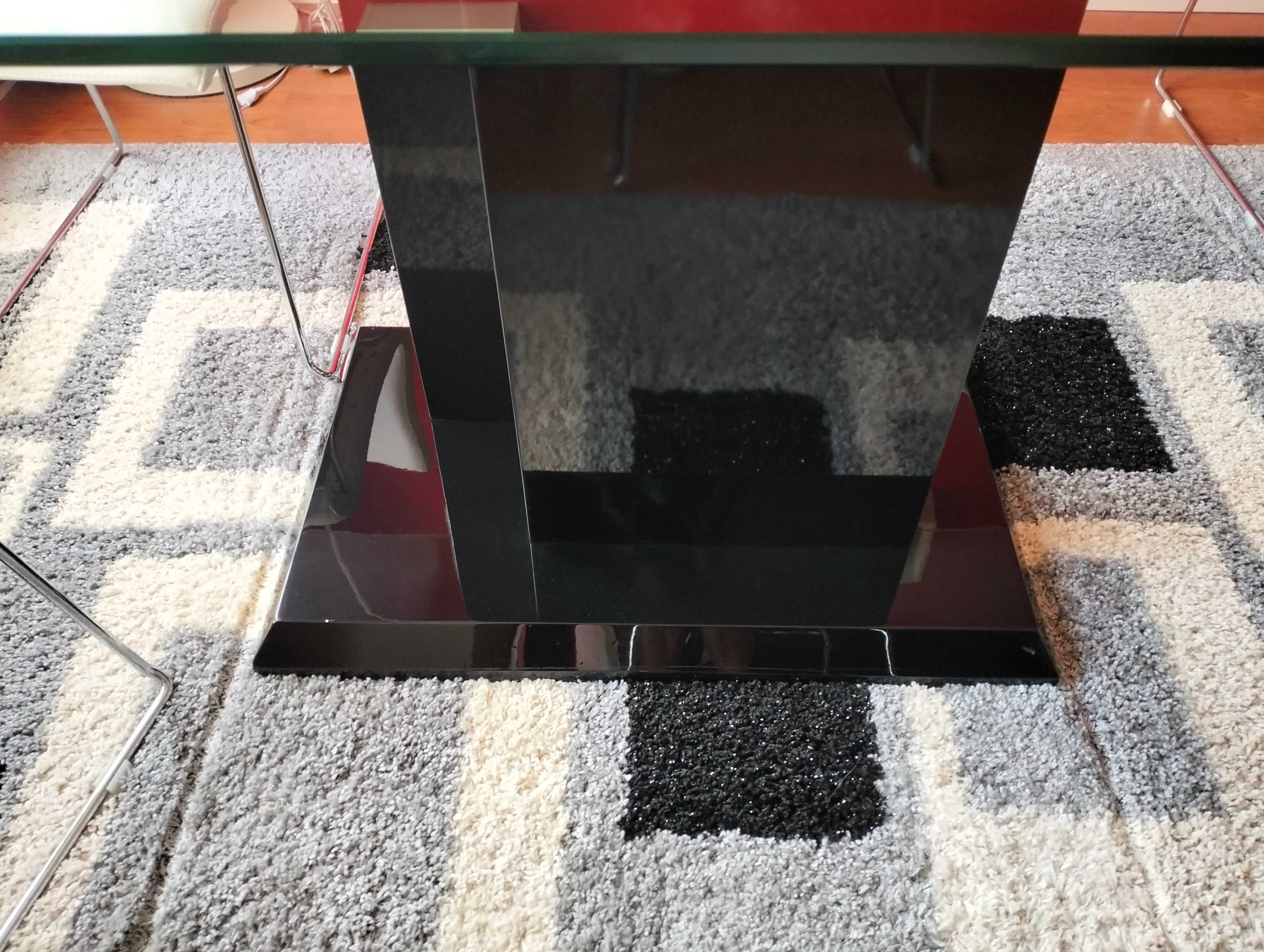 Mesa de jantar em vidro