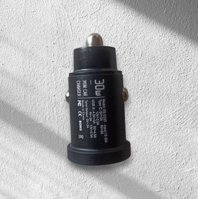 Автомобільний адаптер для зарядки гаджетів