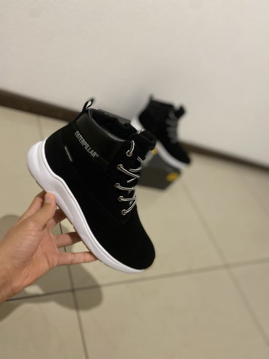 Новые кросовки Carterpillar