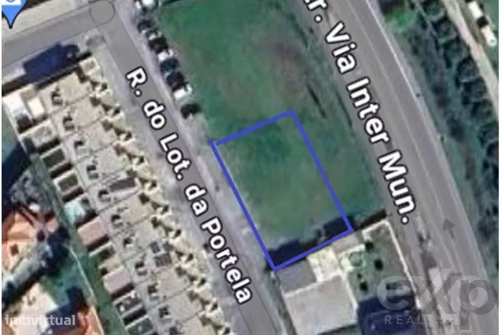 Terreno com projecto aprovado para a construçao de 3 moradias em banda