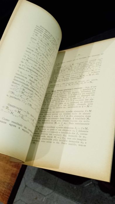 Sobre ideais de contracção e aniquiladores na teoria geral dos módulos
