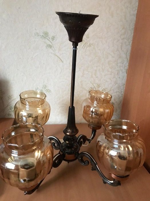 Продам нову люстру