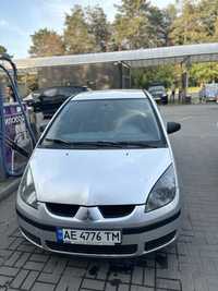 mitsubishi colt автомобіль