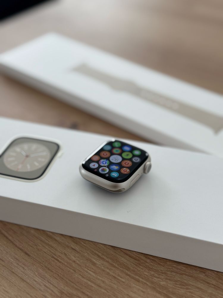 Apple Watch Series 8 GPS 41mm  koperta z aluminium Księżycowa poświata