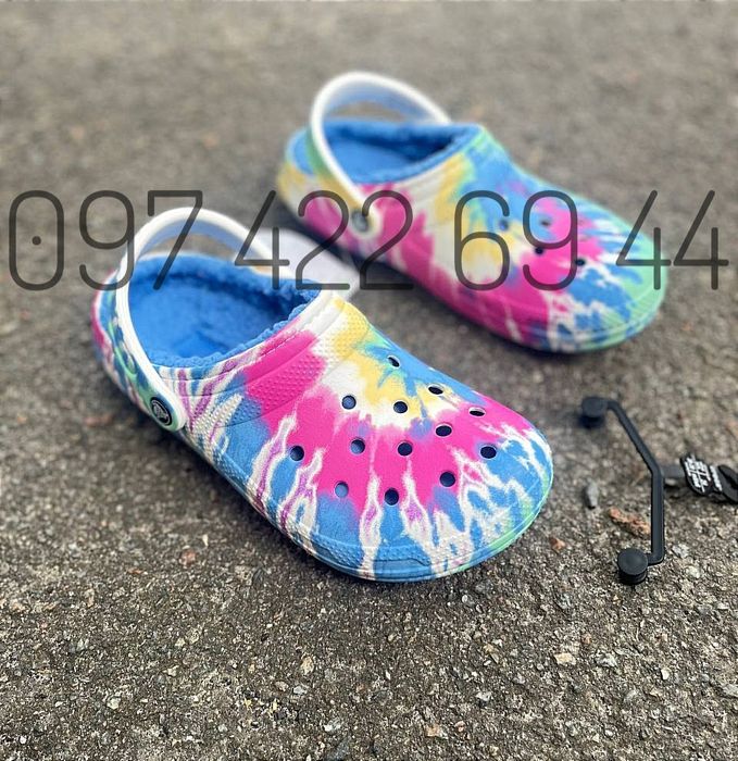 Стильні теплі Крокс Crocs сабо оригінал Crocs Baya Lined Tiedy