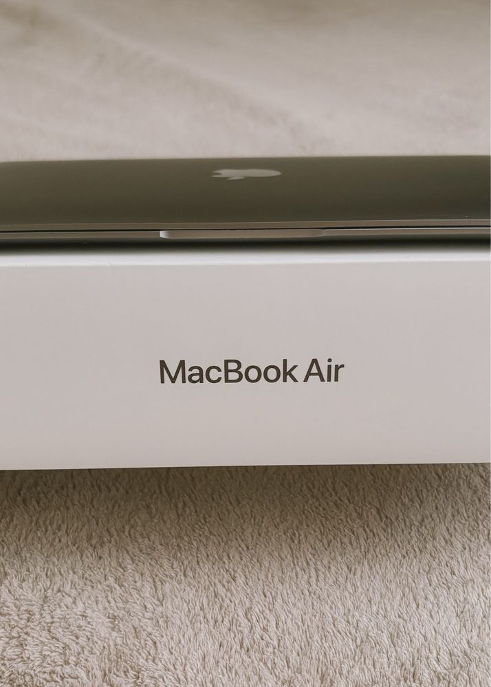 MacBook Air M1 13 дюймів - 8/256 2020 року