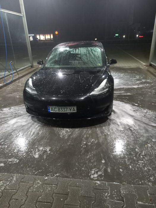 Оренда Тесли 3 довгострокова