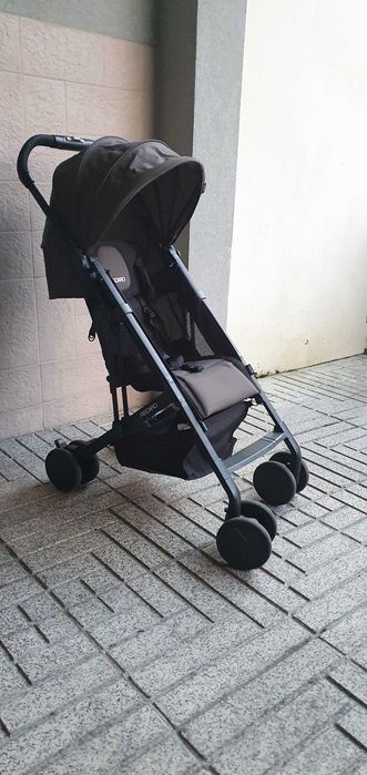 Carrinho Recaro Easylife Elite Graphite com cobertura para a chuva