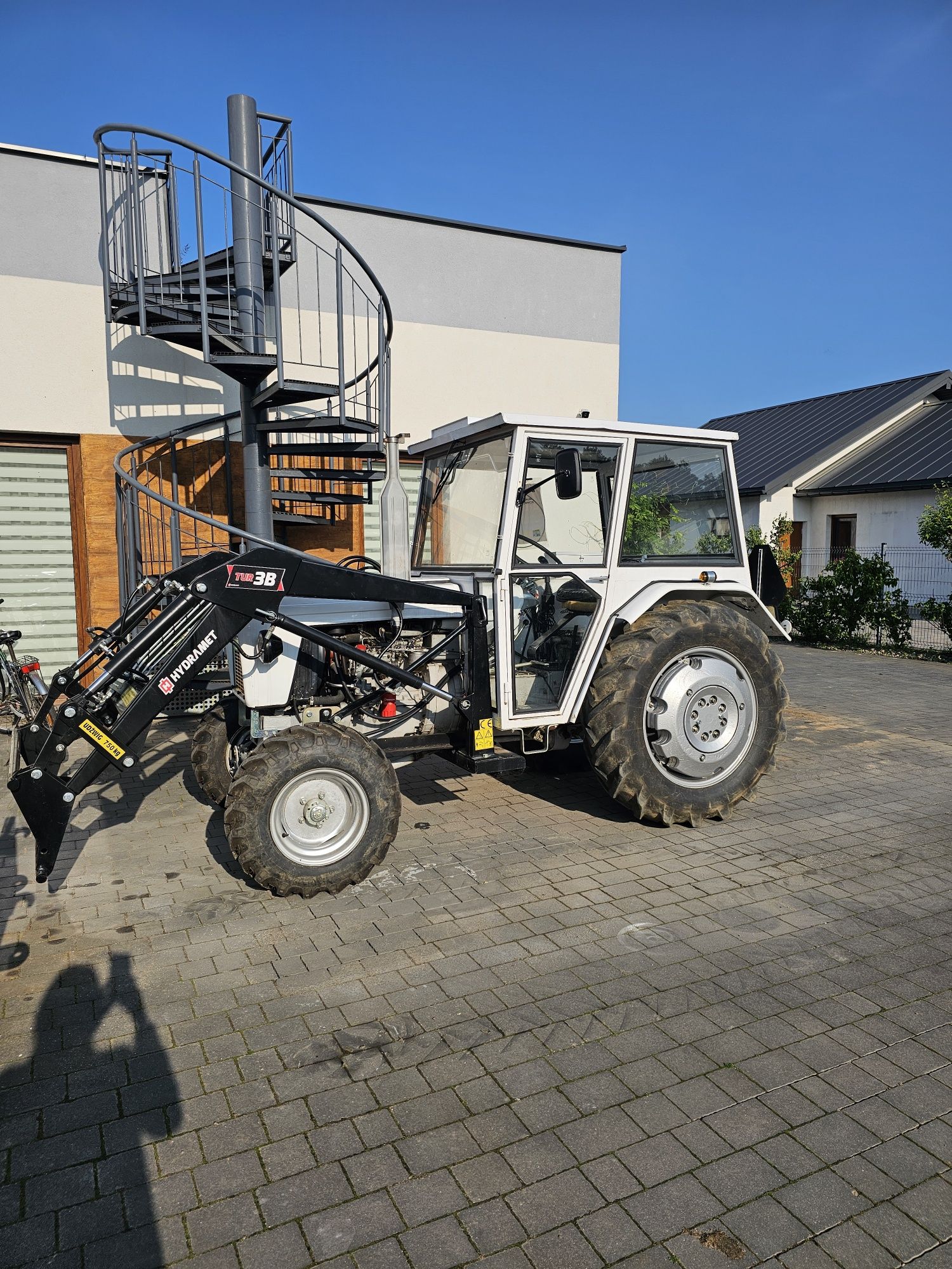 Sprzedam ciągnik C330