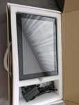 Tablet z zasilaniem na sciane. Inteligentny dom