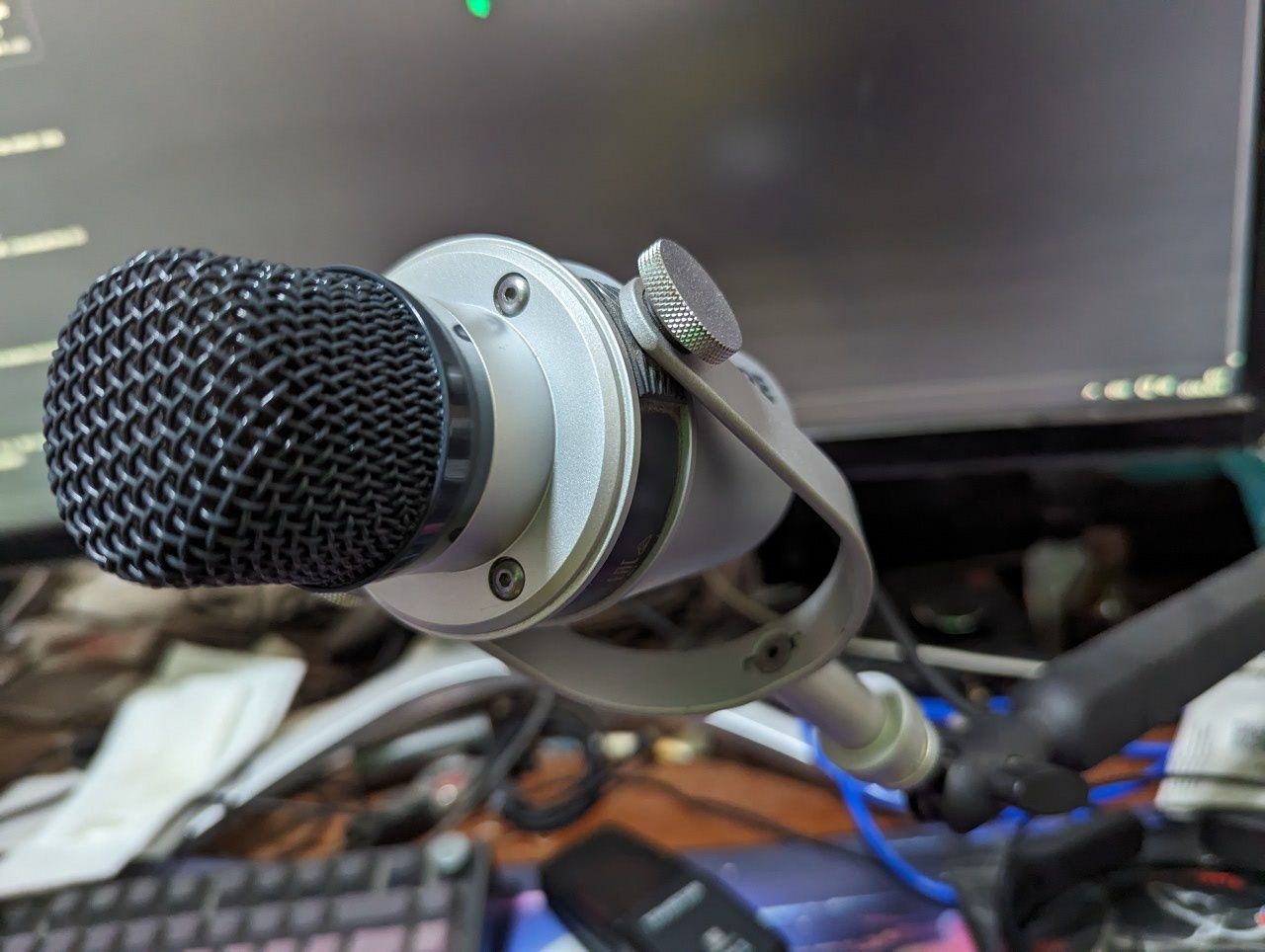 Динамічний мікрофон для подкастів та стрімів Shure MV7 usb xlr
