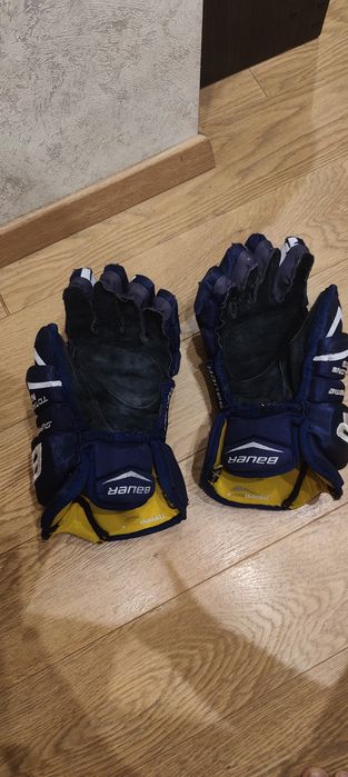 Продам хоккейные перчатки краги BAUER 15размер