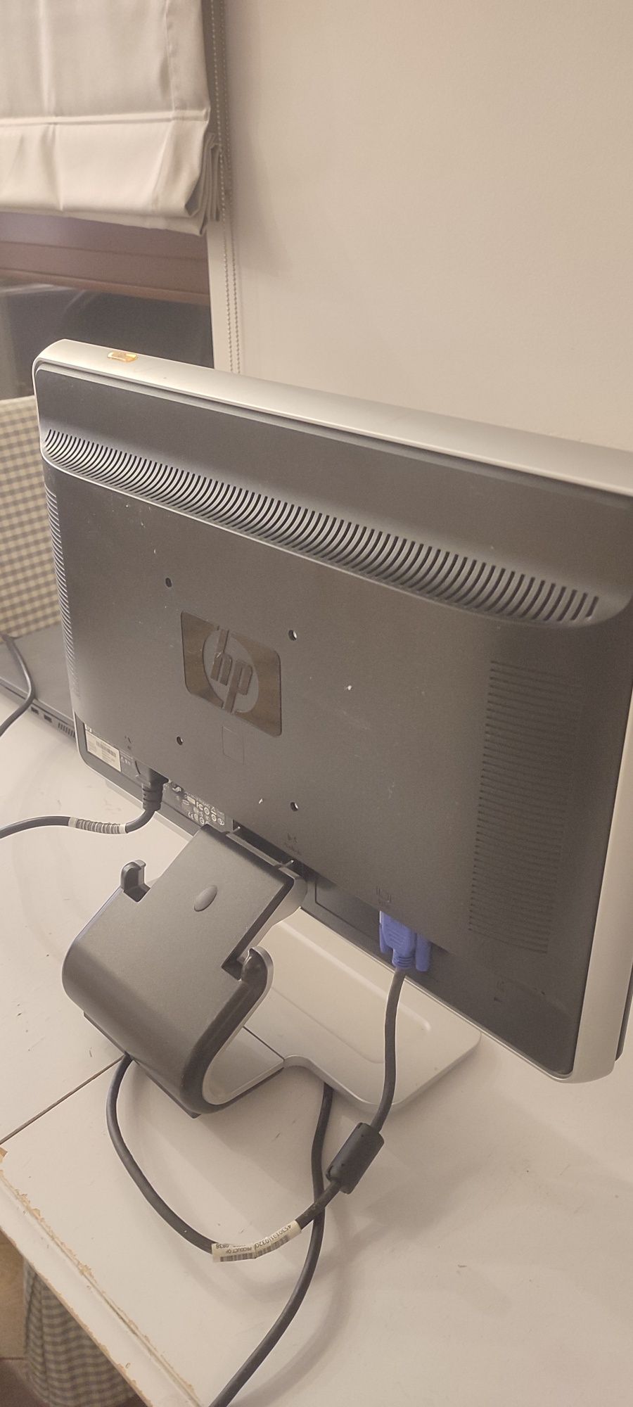 Monitor HP w1907v,