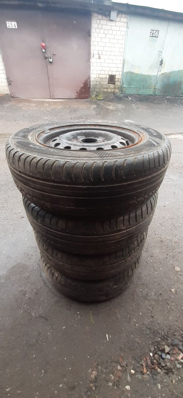 Колеса в зборі,диски 114.3×5,шини Nokian Nordman sx 185/70 r14