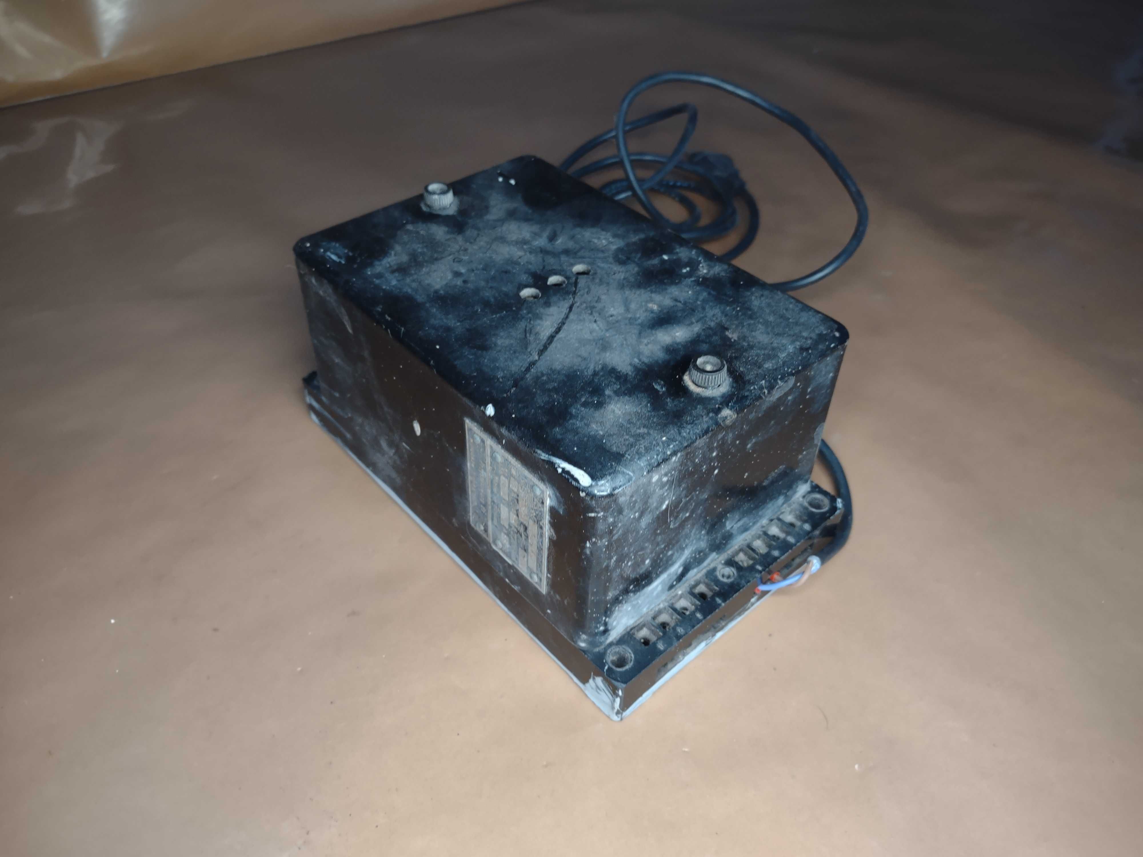 Transformator PRL - RS-521 . 220 - 380 / 24 V.