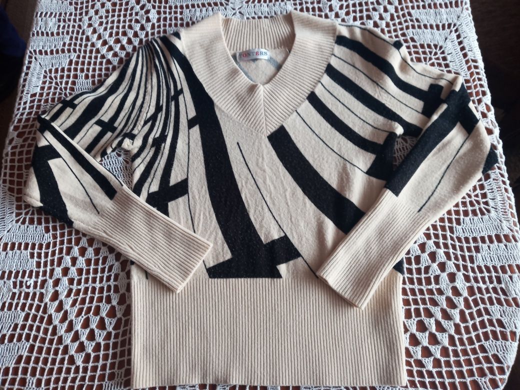 Ładny sweter damski r. M-L