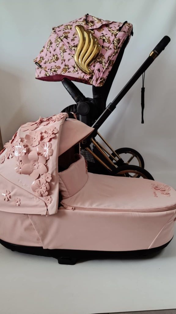 Cybex Jeremy Scott Cherubs Pink+ gondola simply flowers