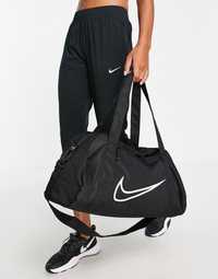 Жіноча сумка Nike оригінал з нових колекцій.