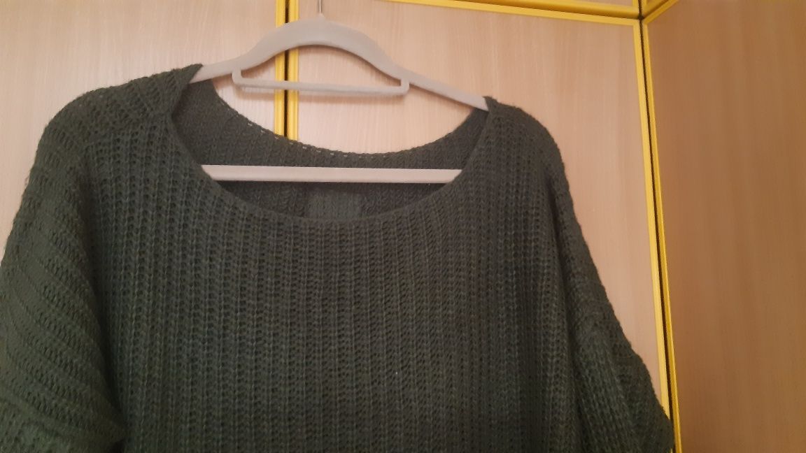 Damski sweter oliwkowy r.L