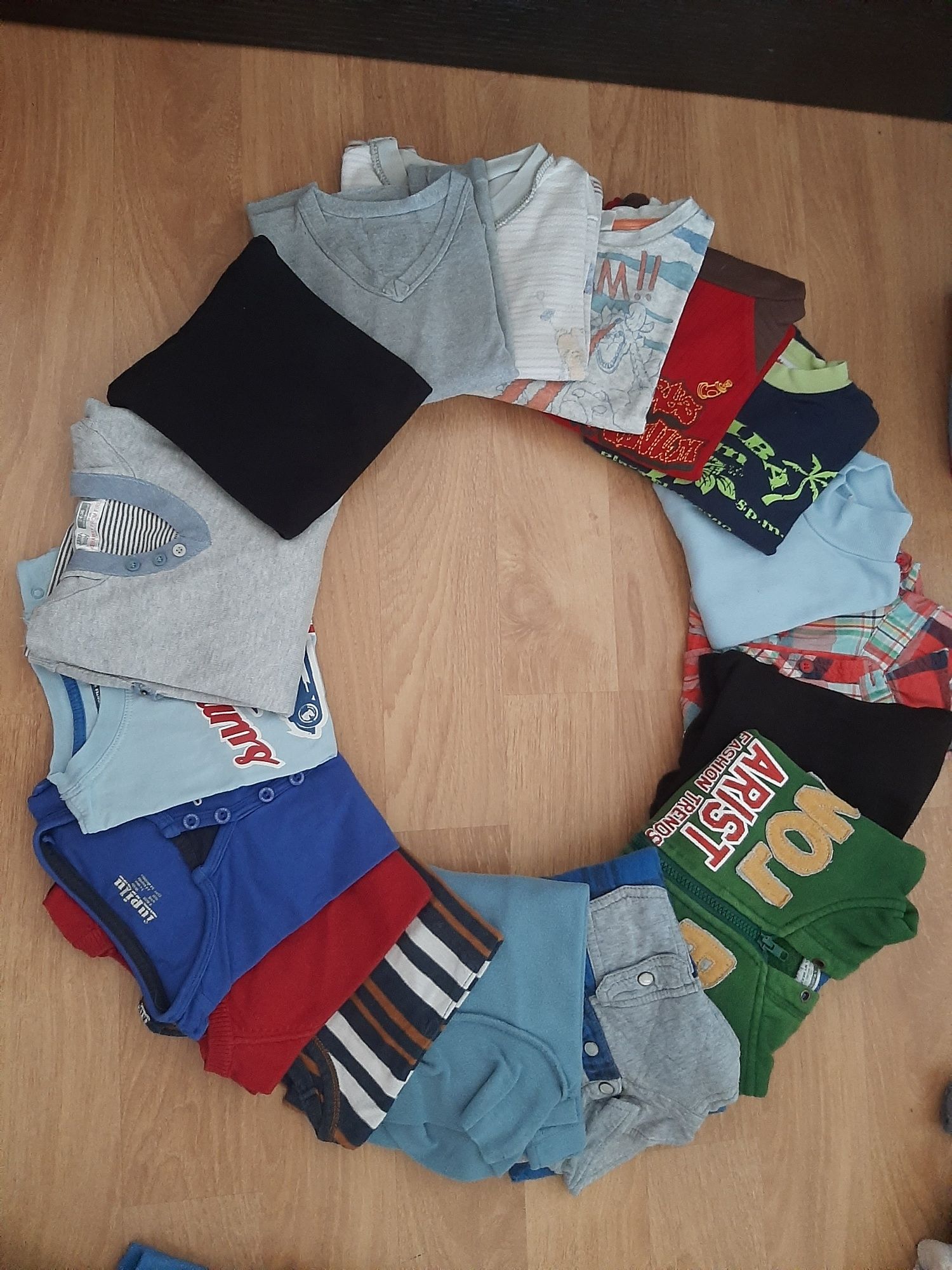 Lote de 60 peças de roupa menino 1ano