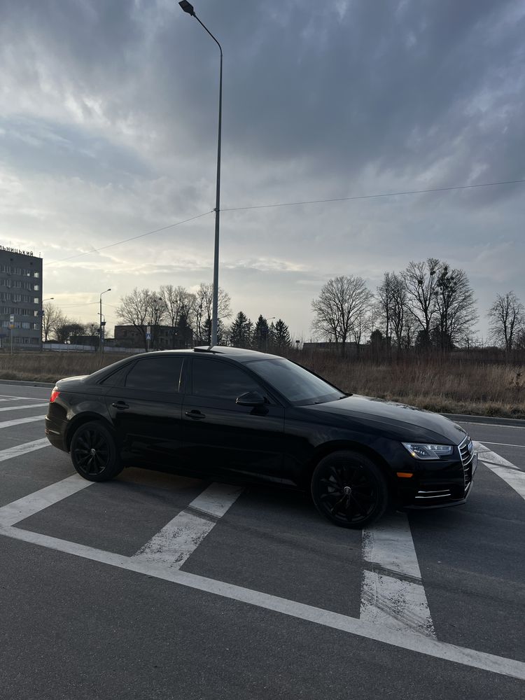 Продам Audi A4 2017