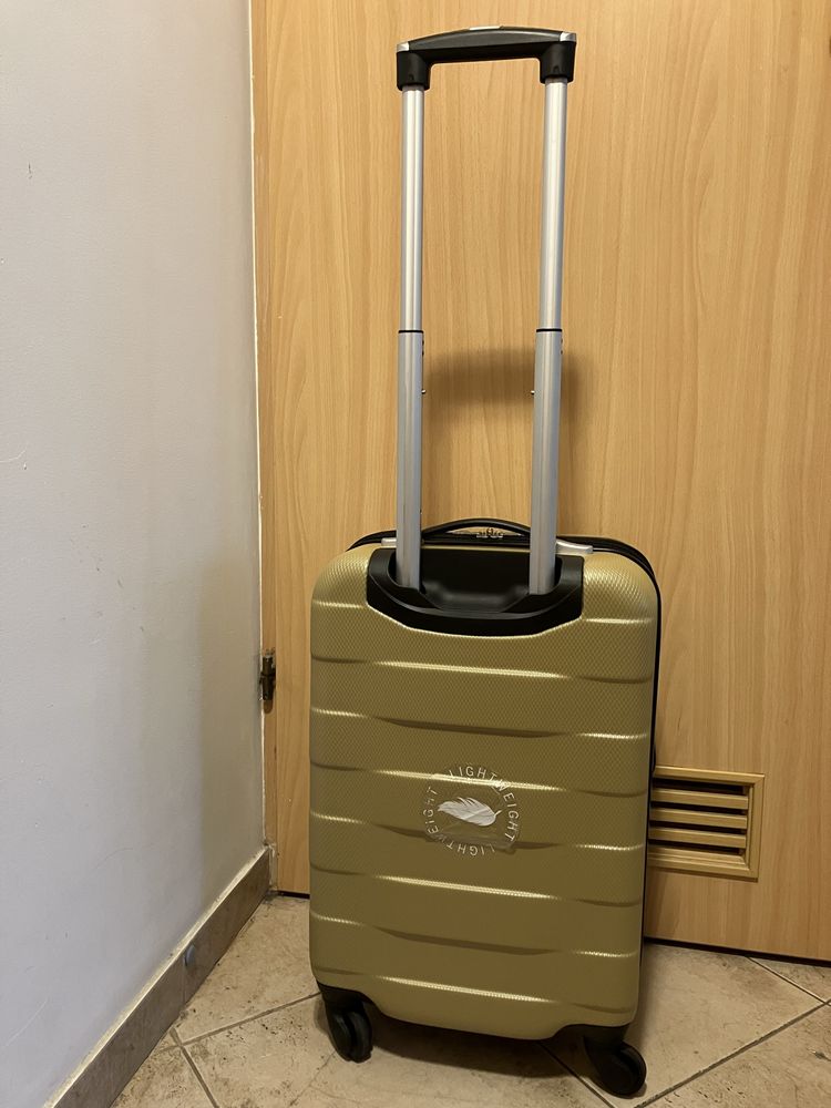 Walizka Samsonite, super lekka, 55 cm. Nowa.