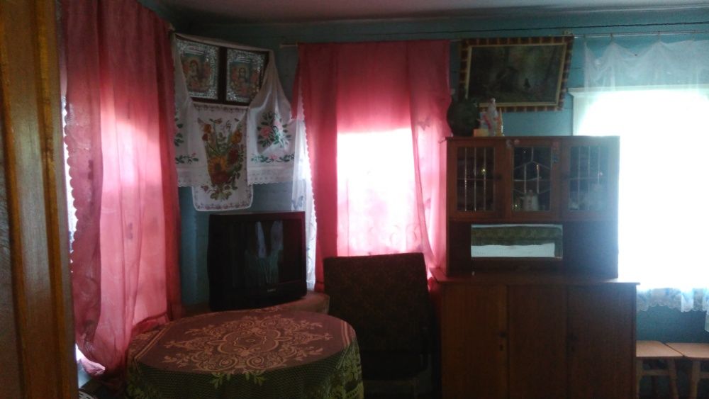 Продам будинок в центрі села Жукин, 35 км від Києва