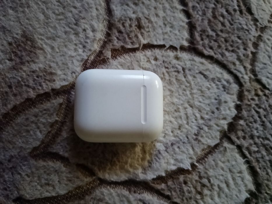 Продам бездротові навушники Apple AirPods
