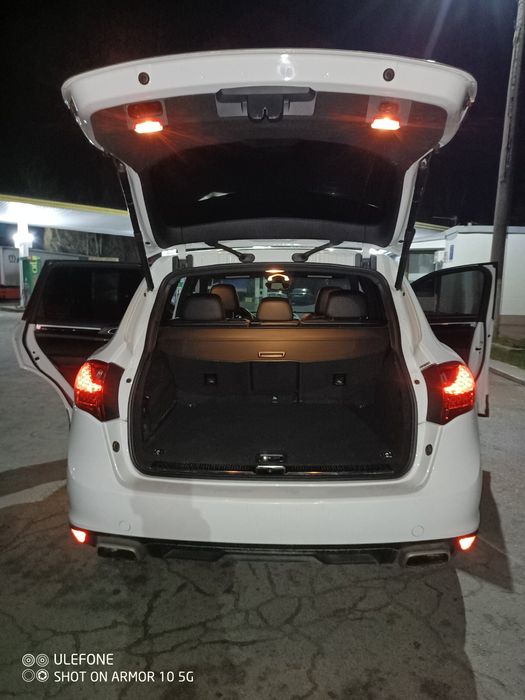 Продам сімейний автомобіль porsche cayenne на 3 л 2013 года