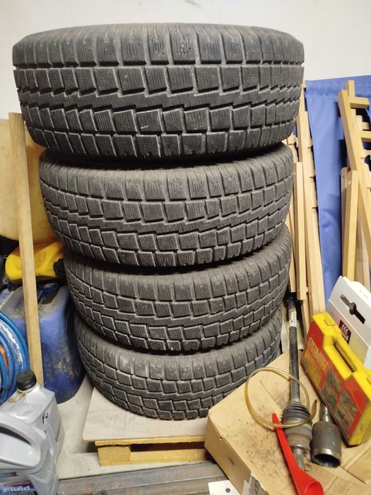 Koła do Land Rover  z oponami zimowymi Cooper 265/70 r17