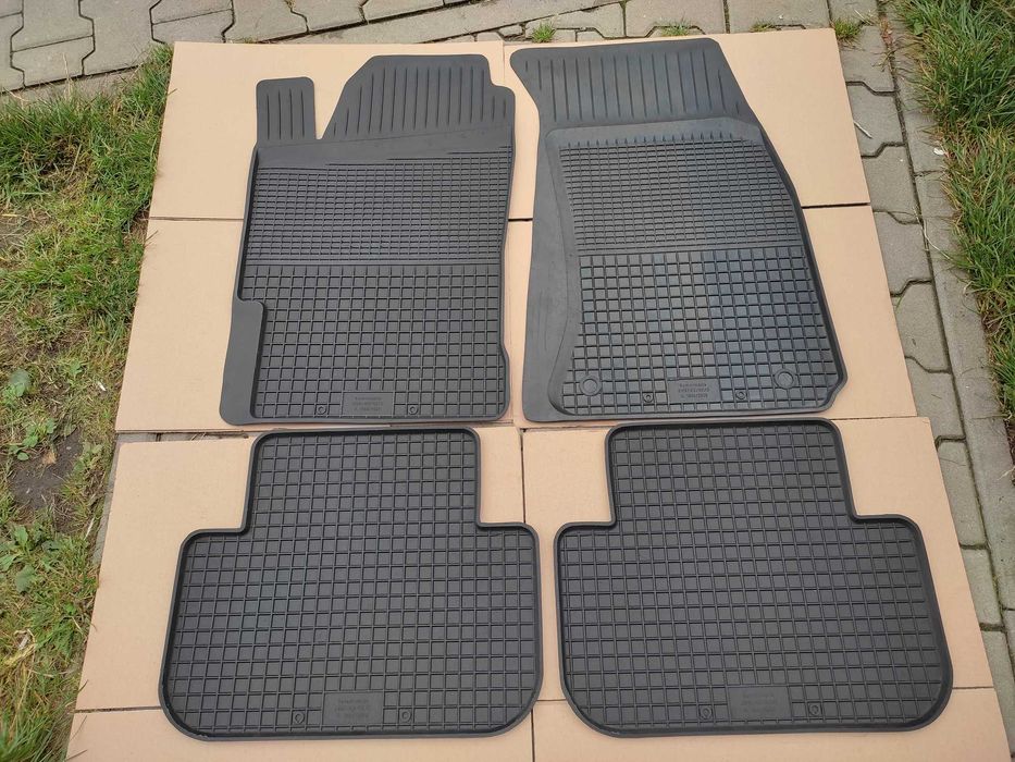NOWE Dywaniki gumowe SUBARU IMPREZA I dopasowane korytka korytko